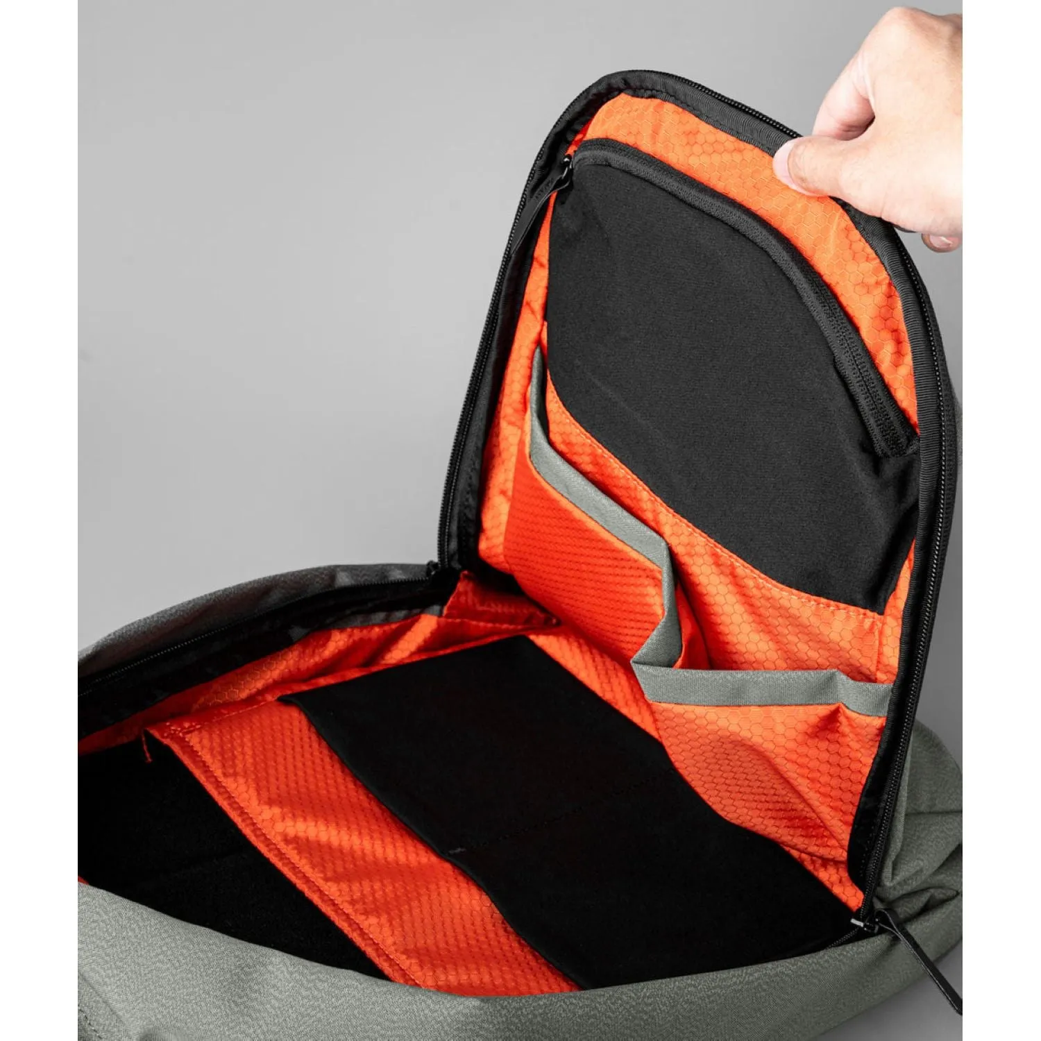 ALPAKA Metro Backpack
