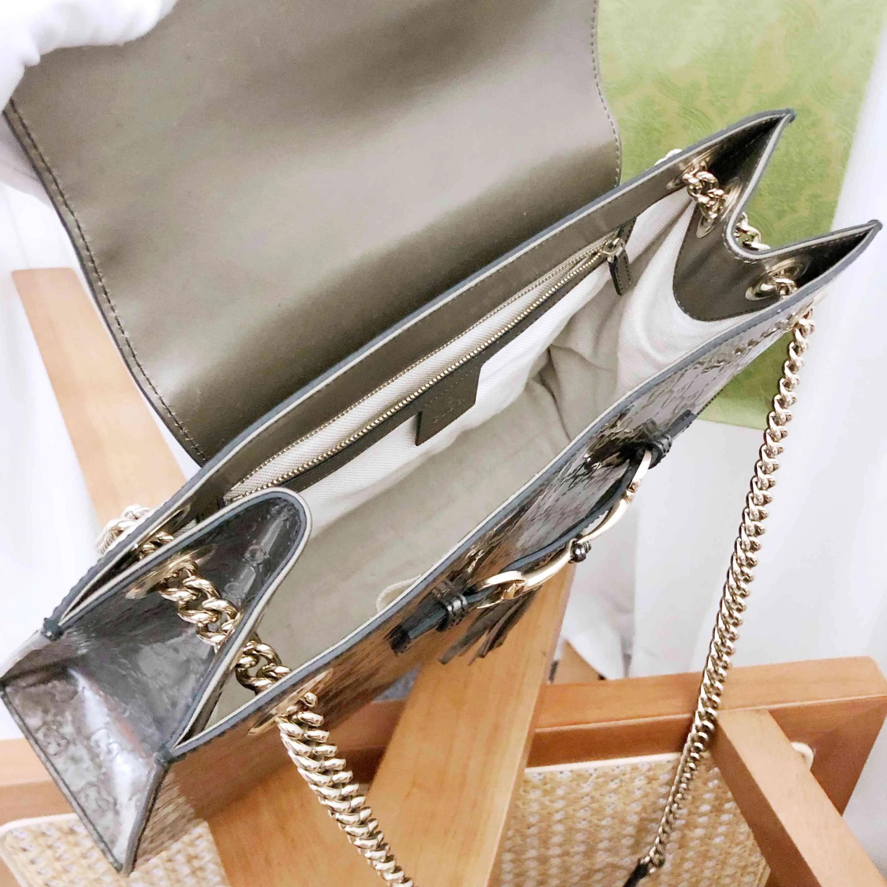 Gucci Emily Chain Bag in Silver Metallic Leather - Preloved Shoulder Bag