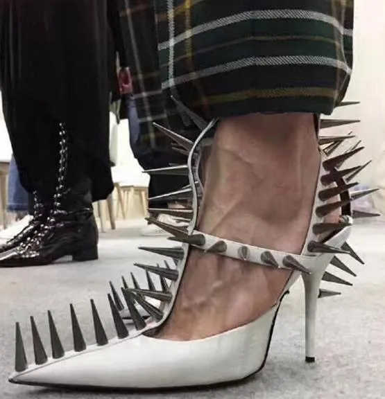 Knife Patent Spike Pump, Black or White