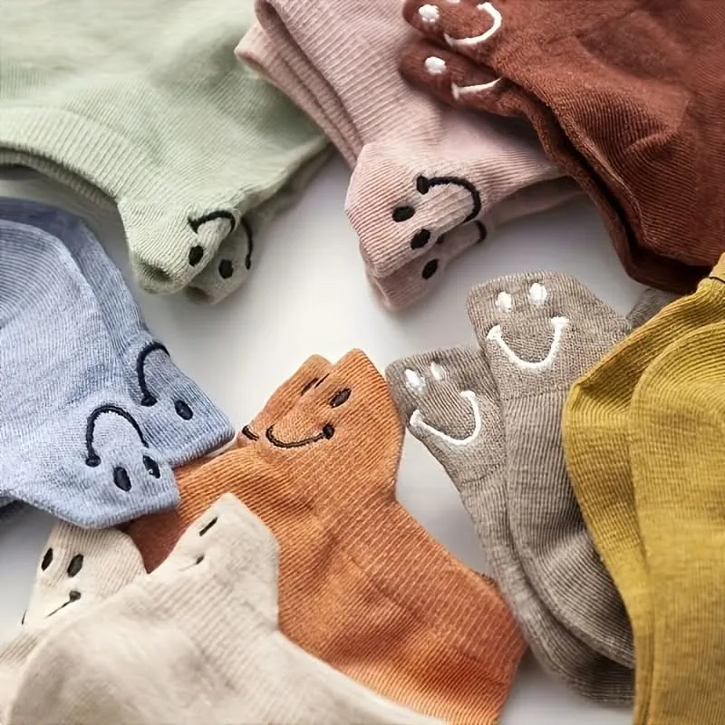 Pack of 10 Pairs Women's Embroidered Ankle Socks – Cute & Comfy