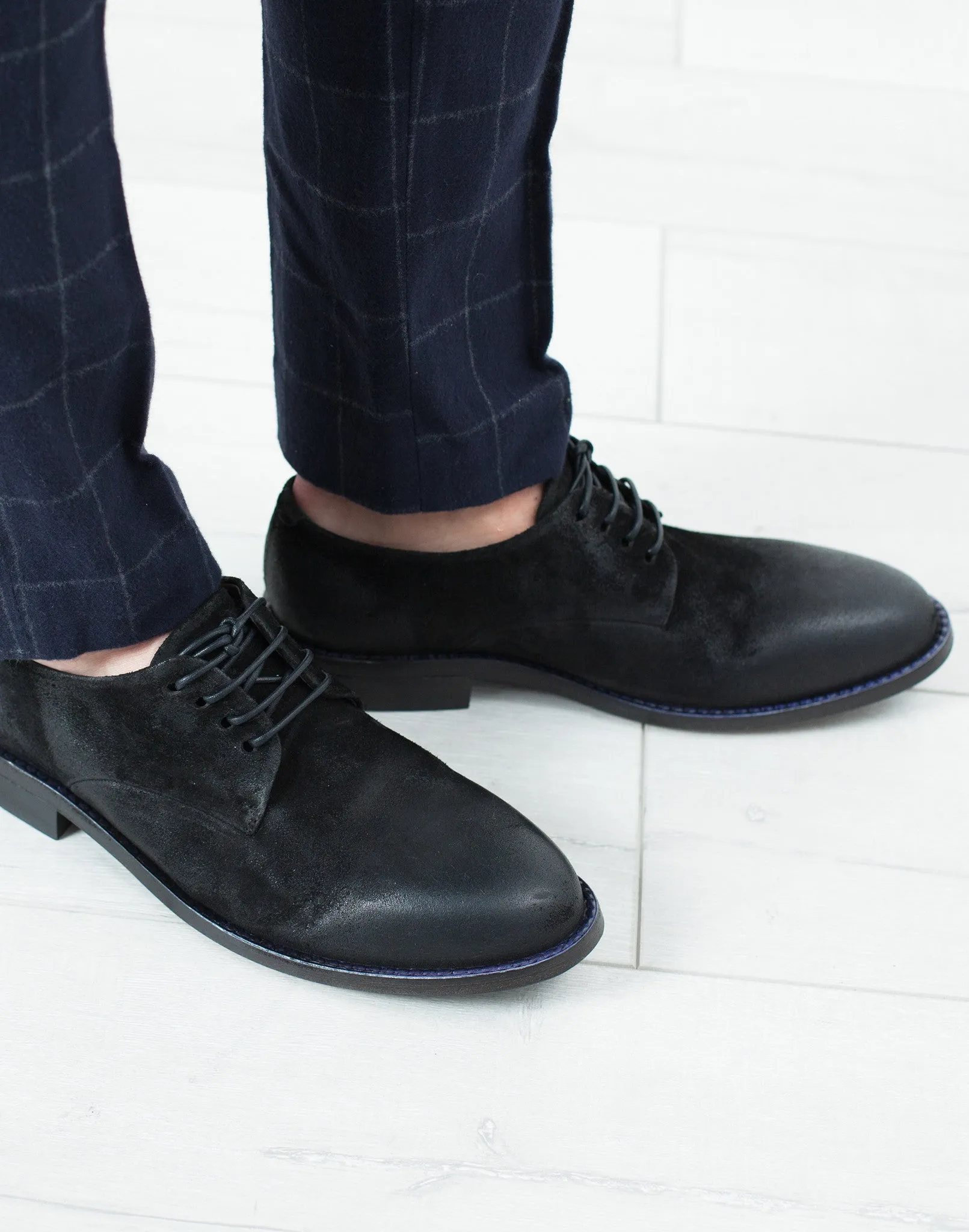 Sassolo Oxford in Black - More Choice