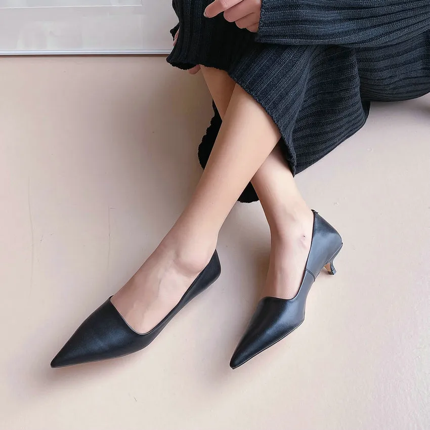 USS Shoes Rita Women's Classic Pointed Toe Pumps